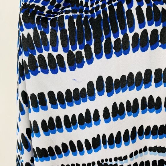 Lane Bryant Plus Size 18 20 Printed Short Sleeve Blouse Top Black Blue White - Picture 4 of 6